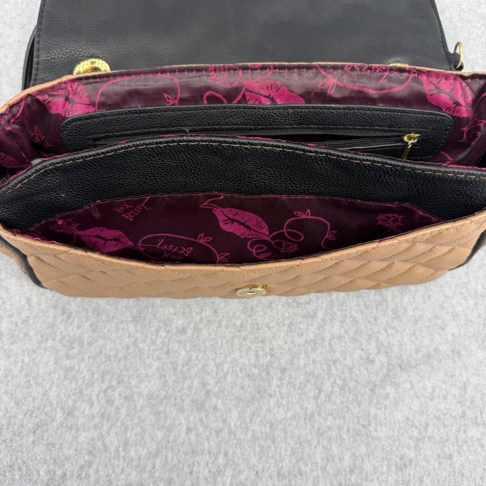 Betsey Johnson Tan Quilted Heart Studded Shoulder Bag Gold Chain Adjust Strap - Picture 15 of 16